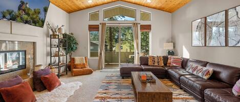 Télévision, cheminée