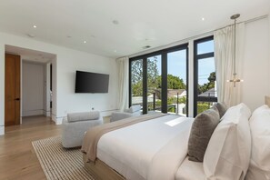 Bügeleisen/Bügelbrett, Internetzugang, Bettwäsche