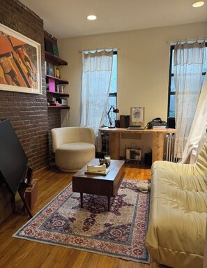Interior - True 1BR in Lower Manhattan – Quiet, Bright, & Beautifully Designed (New York)