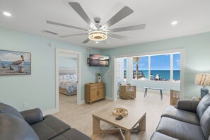 Iron/ironing board, free WiFi, bed sheets - Wake Up to the Gulf – Beachfront Living (Siesta Key)