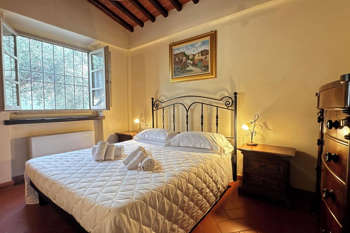 Down duvets, cots/infant beds, free WiFi, bed sheets