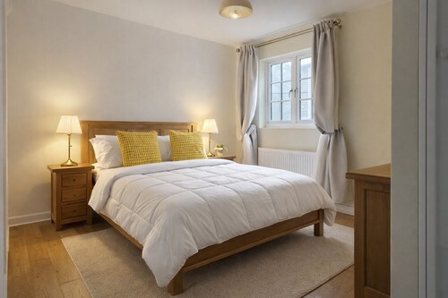 Cozy 3-Bed near Heathrow/Windsor +Free Parking