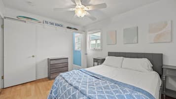 3 bedrooms, iron/ironing board, travel cot, free WiFi