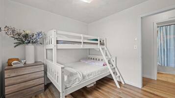3 bedrooms, iron/ironing board, travel cot, free WiFi