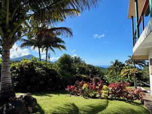 Property grounds - Serene 5-bedroom luxury villa in charming Cochrane perfect for groups (Cochrane, Saint Paul Parish)