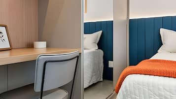 Cortinas blackout, tabla de planchar con plancha y wifi gratis