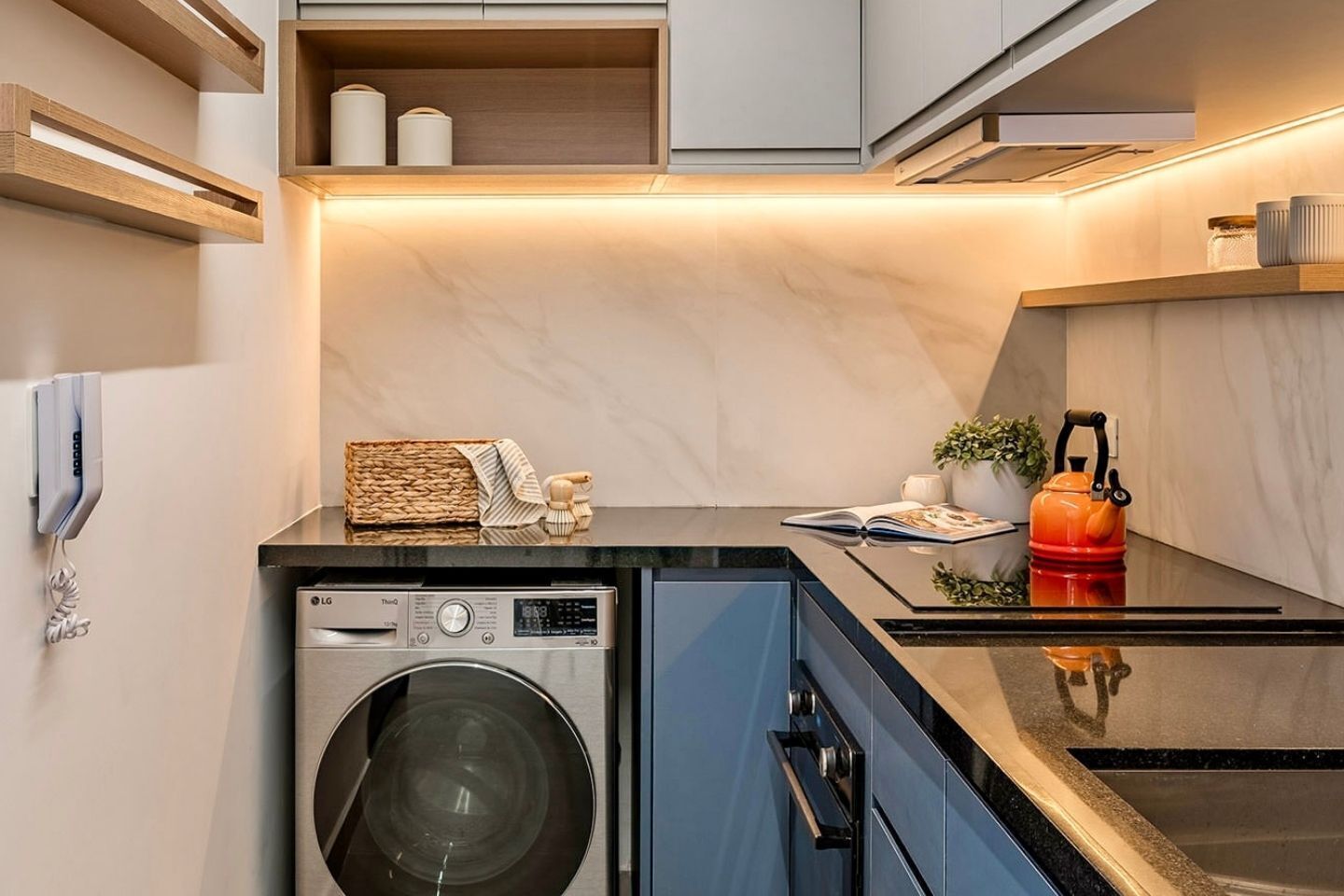 Apartemen Comfort, pemandangan kota | Dapur pribadi