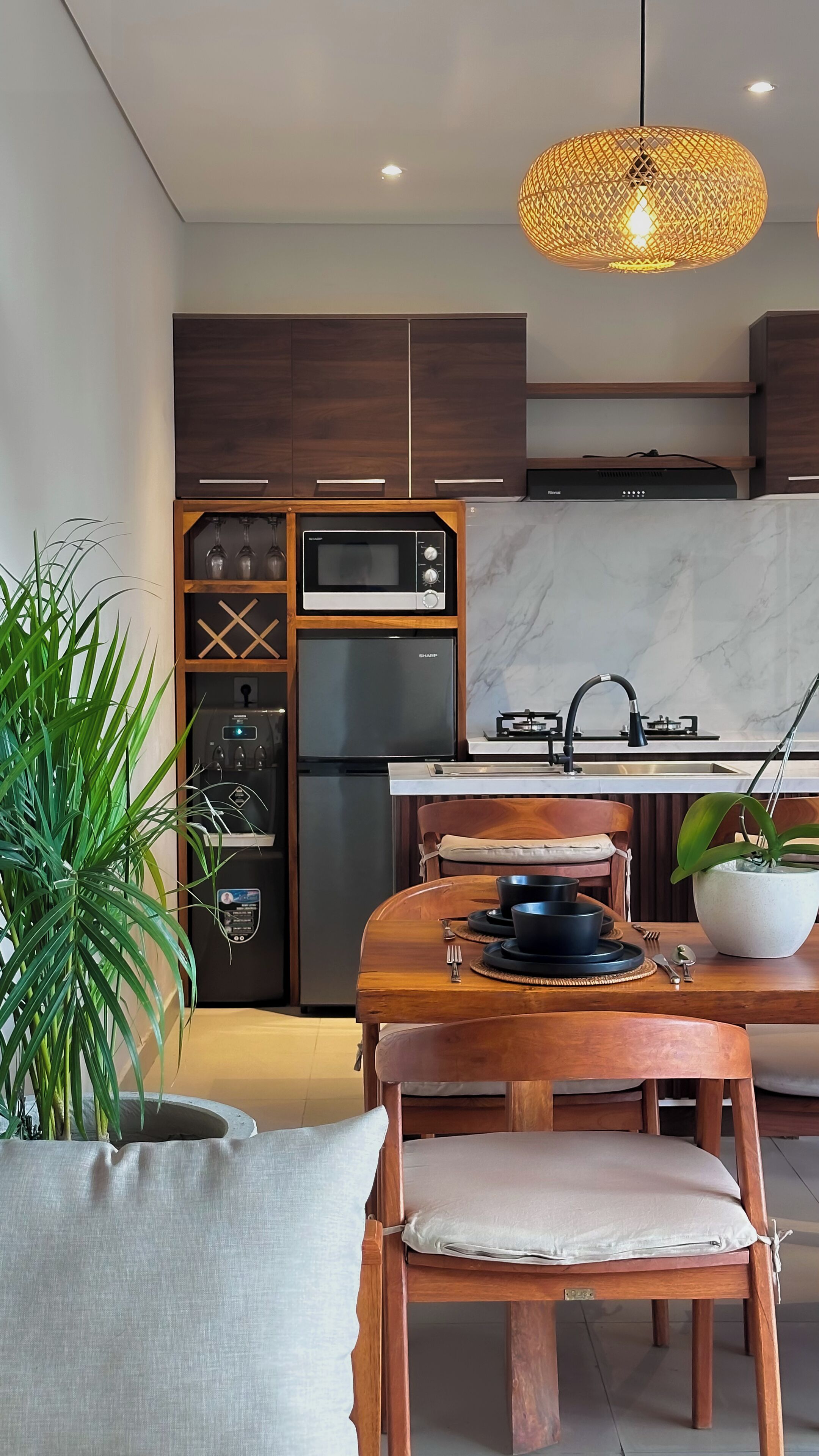 Fridge, microwave, stovetop, electric kettle