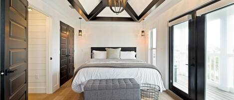 Casa, varias camas (Delimara at the Cape) | 3 habitaciones y tabla de planchar con plancha