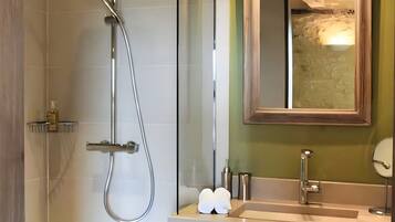 Doccia, asciugacapelli, asciugamani