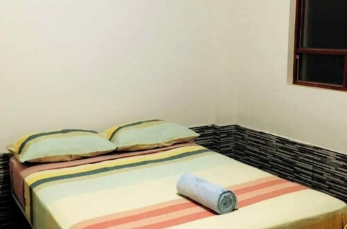 Fenced apartment (additional garage)