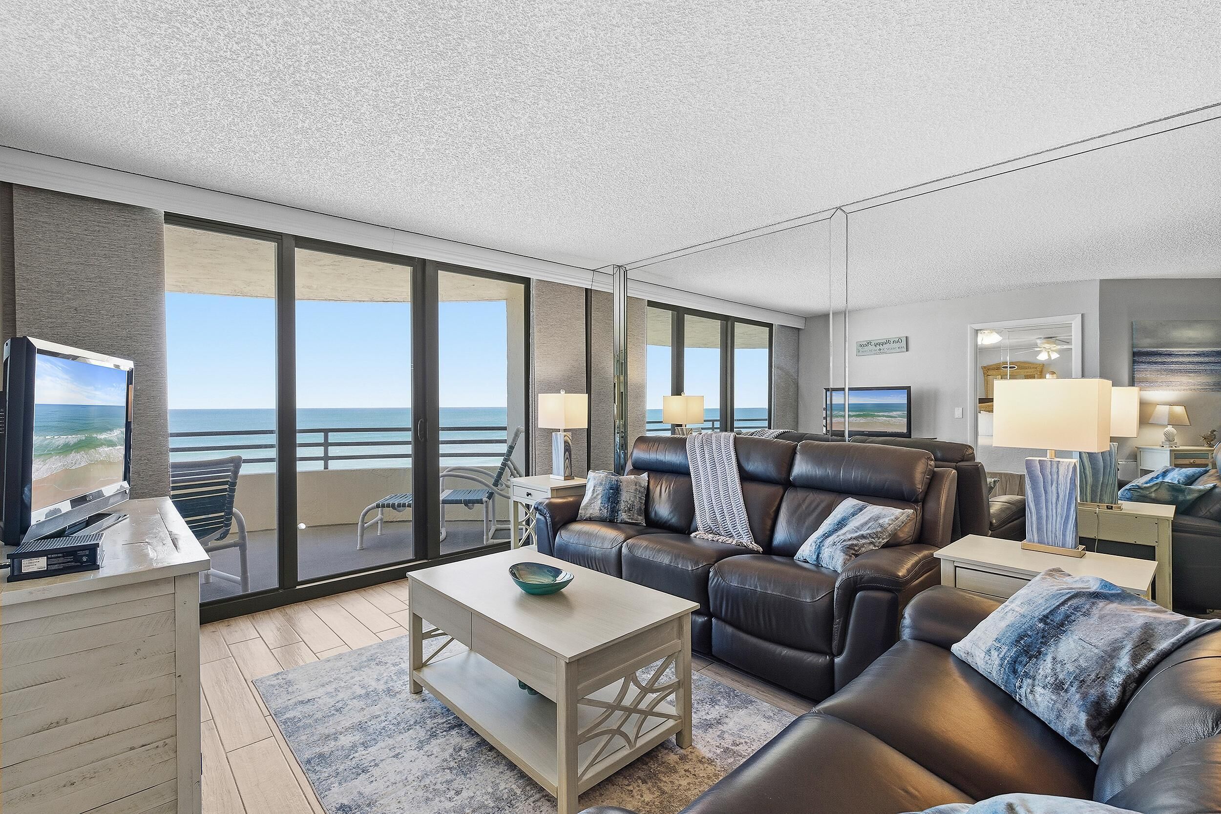 Condo, 1 King Bed (Sand Dollar 501) | Living area