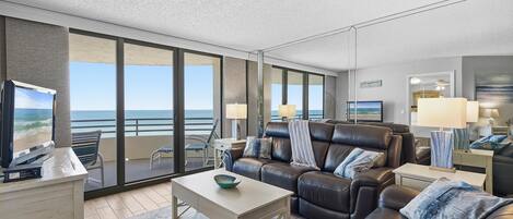 Condo, 1 King Bed (Sand Dollar 501) | Living area