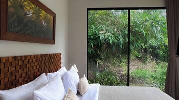 3 bedrooms, in-room safe, free WiFi, bed sheets