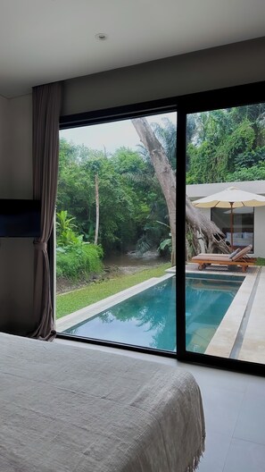 3 bedrooms, in-room safe, free WiFi, bed sheets - 3-bedroom villa in fantastic ubud Bali with cool AC breeze (Bali)
