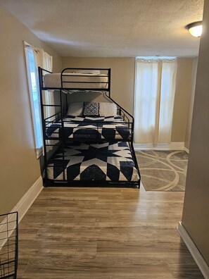 Internet, bed sheets