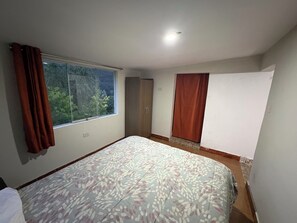 1 bedroom, internet, bed sheets