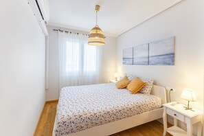 2 bedrooms, iron/ironing board, WiFi, bed sheets