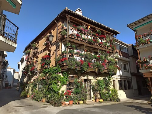 Holiday Home 'Vivienda Candemor' Fully Equipped with Air Conditioning, Wi-Fi, and Garage