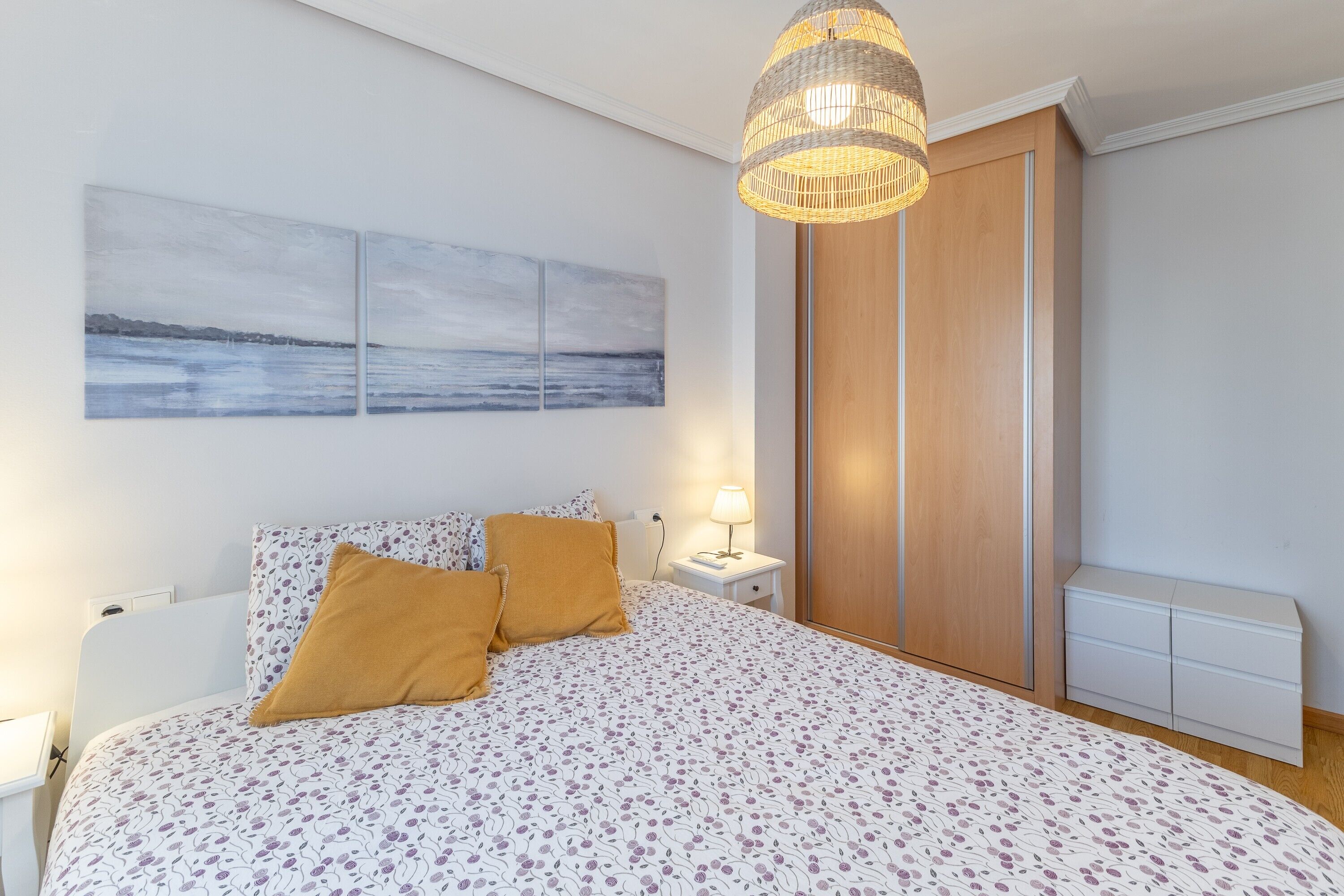 2 chambres, fer et planche à repasser, Wi-Fi, draps fournis