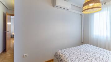 2 多间卧室、熨斗/熨衣板、WiFi、床单