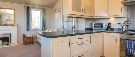 Dishwasher, cookware/dishes/utensils