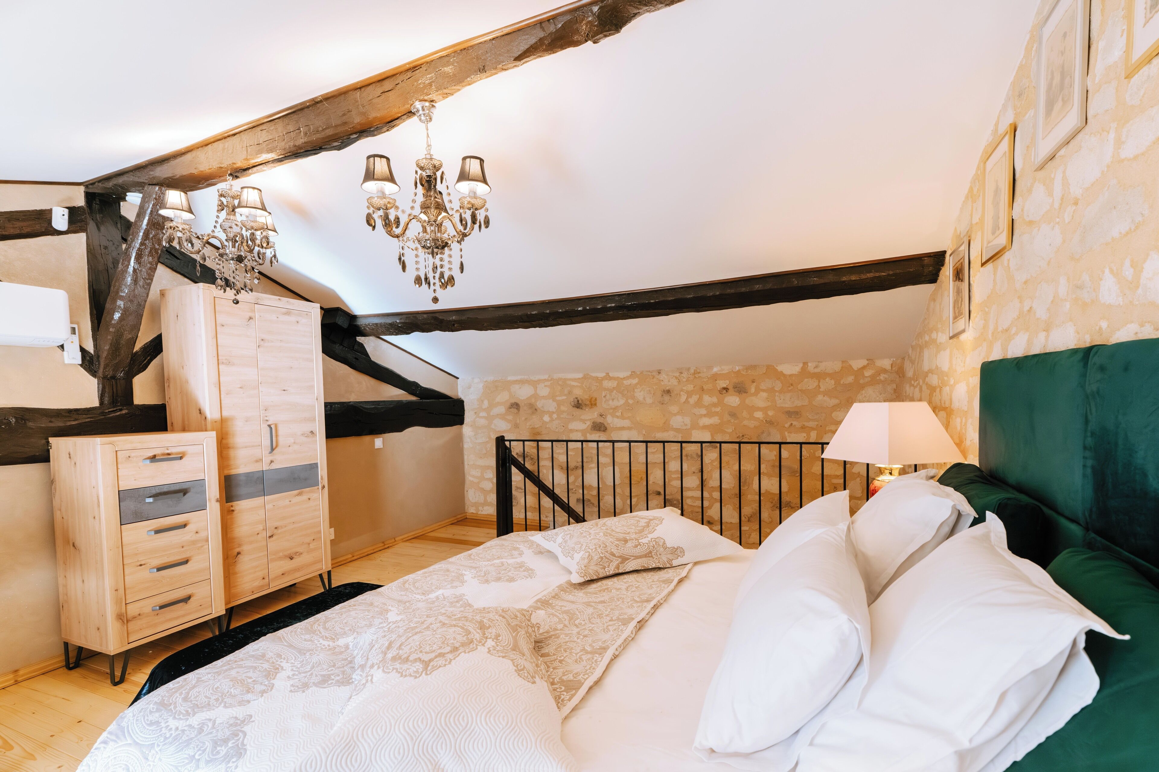 3 soverom, strykejern/-brett, wi-fi og sengetøy