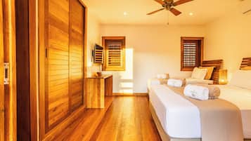 Comfort Triple Room, Patio, Garden View | Iron/ironing board, free WiFi