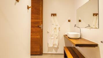 Comfort Triple Room, Patio, Garden View | Bathroom | Shower, hair dryer, towels, shampoo