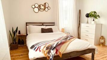 5 habitaciones, tabla de planchar con plancha, wifi y ropa de cama