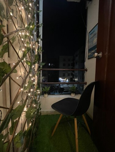 Beachfront 2BR luxury apartment 2 min walk to Seaview