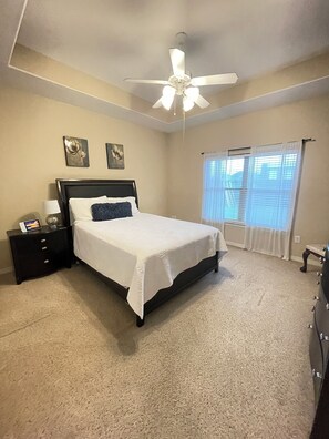 3 habitaciones, tabla de planchar con plancha y wifi gratis 