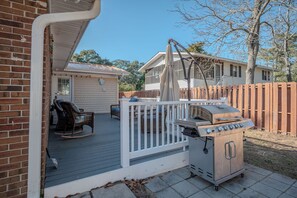 Terrace/patio - Coco Cottage: Dog-Friendly Bungalow in Quiet, Walkable Neighborhood (Oak Island)