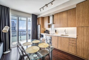 Fridge, microwave, oven, stovetop - Executive 1BR at 300 Front St W | Balcony & Gym (Toronto)