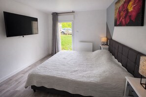 Iron/ironing board, internet, bed sheets - Gîte Le Laurier (Villebernier)