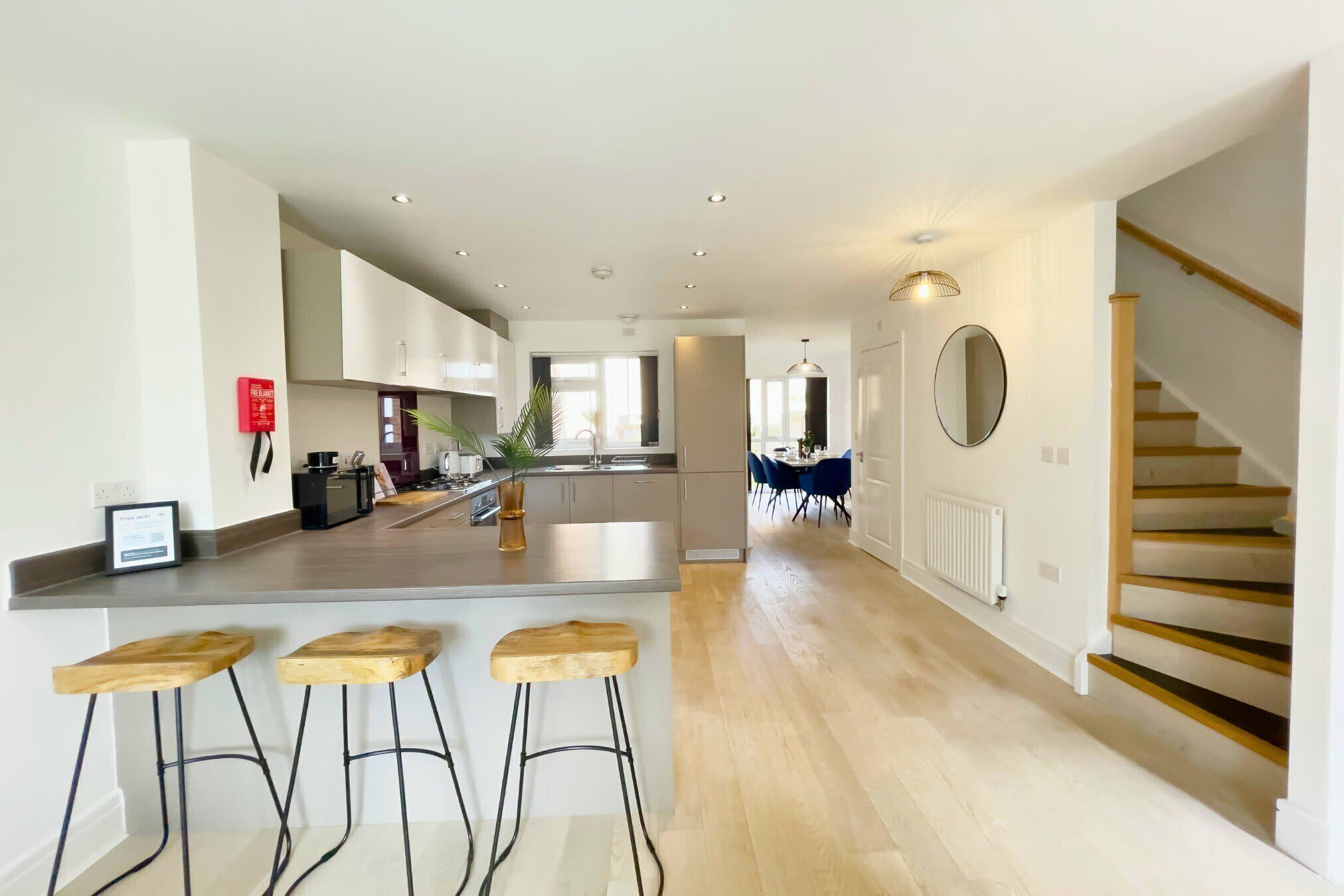 Fridge, microwave, stovetop, electric kettle