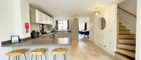 Fridge, microwave, stovetop, electric kettle