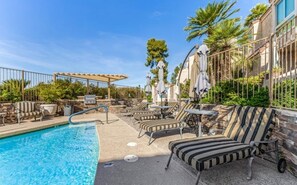 Pool - Amazing golf course and sunset views in Old Town Scottsdale (Scottsdale)