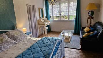 Fer et planche à repasser, Wi-Fi, draps fournis