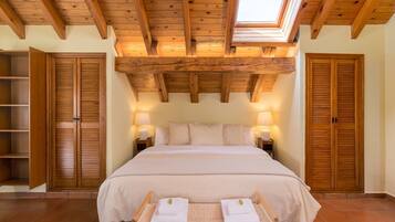 5 slaapkamers, een strijkplank/strijkijzer, wifi, beddengoed