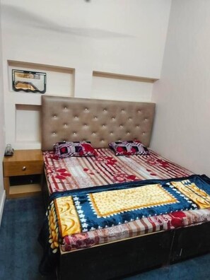 Bàn, truy cập Internet không dây miễn phí 