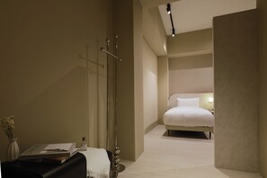 Desk, laptop workspace, free WiFi - Mr.Petter (Taichung)