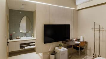 Desk, laptop workspace, free WiFi