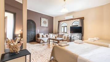 Iron/ironing board, WiFi, bed sheets, wheelchair access