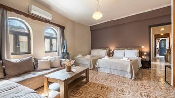 Iron/ironing board, WiFi, bed sheets, wheelchair access