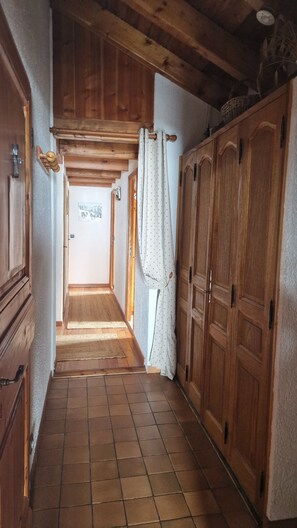 Interior - Spacious apartment in authentic traditional house with outdoor parking (Val-d'Isère)