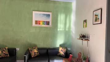 Suite, 1 queensize bed, airconditioning | Interieur