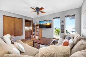 Ferienhaus, Mehrere Betten (Blue Heron Hideout) | Wohnbereich