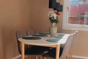 Dining - Polar View Apartment (Tromsø)