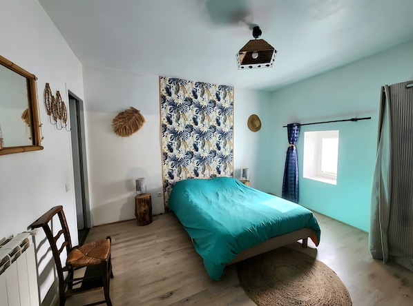 Room - Gîte "Des Mes-Anges" – Spacious Retreat for Families in Etreval (Étreval)